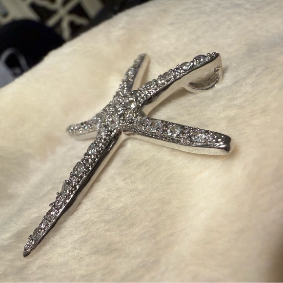 Starfish Crystal Pendant – Silver-Tone Pavé Sea Star Charm for Women - Picture 11 of 17